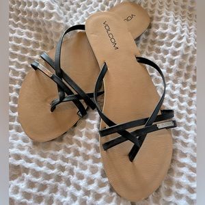 VOLCOM Flats Flip Flops SZ 9 NEW